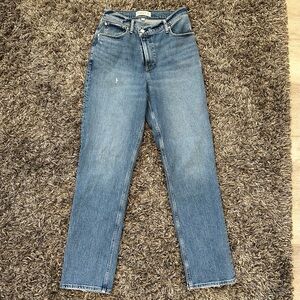 ABERCROMBIE & FITCH The 90’s Straight Ultra High Rise Jeans